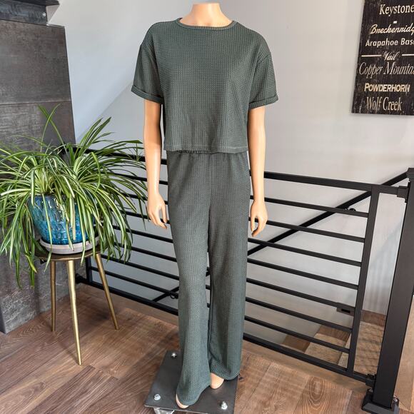 Francesca's Tops - NWT Francesca’s Julia Hunter Green Waffle Knit Lounge Set, Top & Bottom - Small